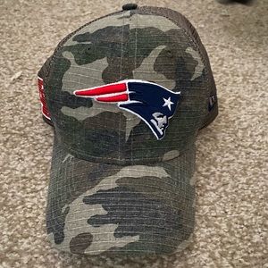 Patriots army truckers hat adjustable!